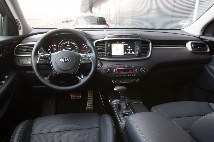 Торпедо Kia Sorento EcoDynamics (UM) 2018 года  (WW) (фото 4 из 21)